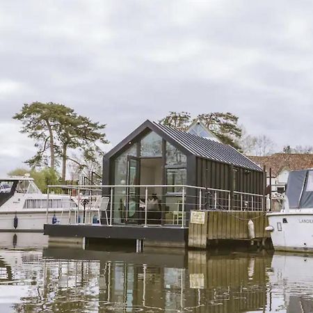 Water Cabin With Water Sports Equipment And Bikes, Bath Bristol Kültér fotó