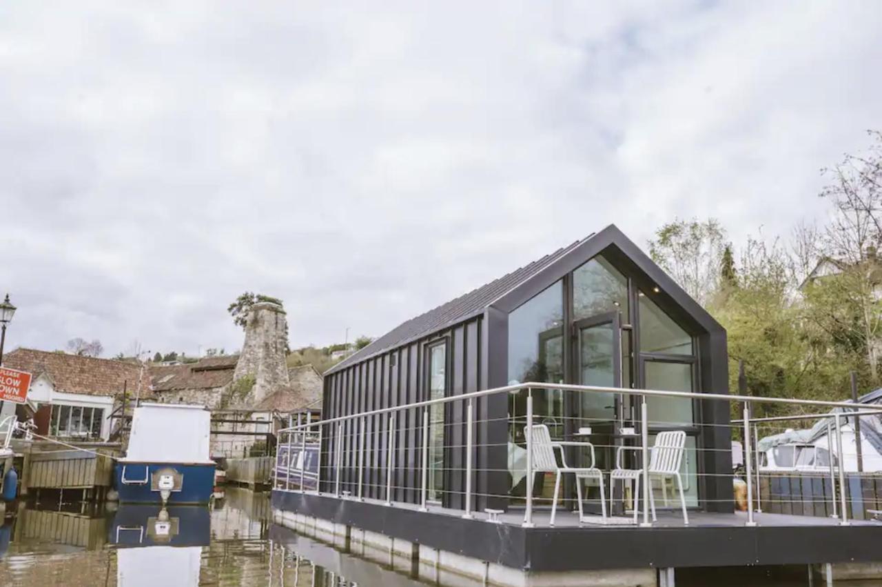 Water Cabin With Water Sports Equipment And Bikes, Bath Bristol Kültér fotó